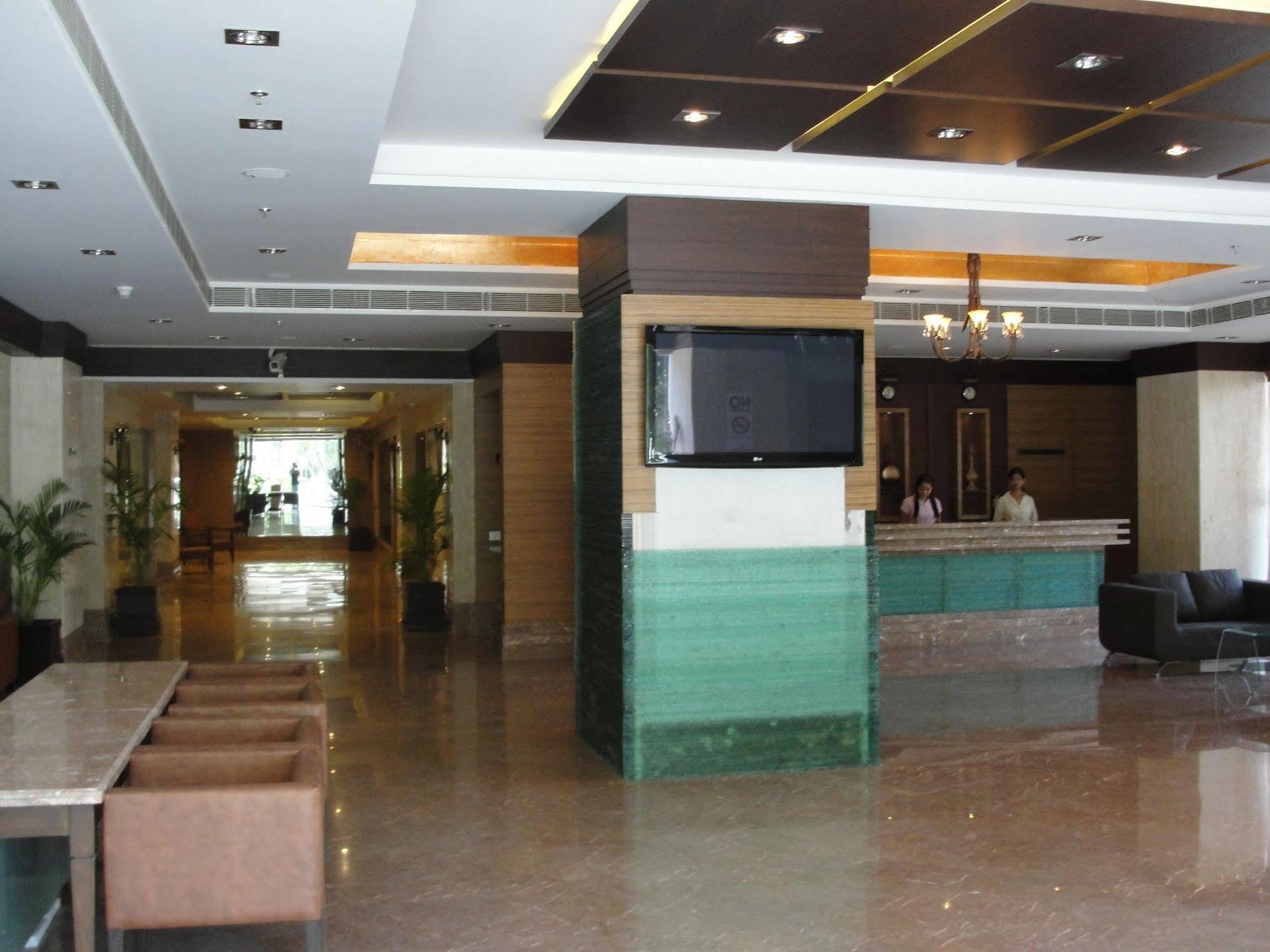 The Cambay Grand Ξενοδοχείο Αχμπανταμπάντ Εξωτερικό φωτογραφία