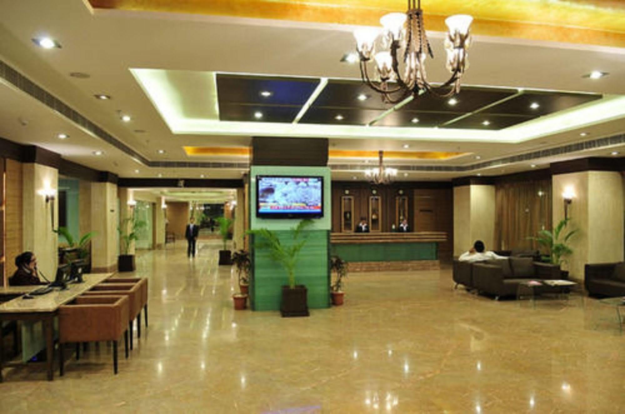 The Cambay Grand Ξενοδοχείο Αχμπανταμπάντ Εξωτερικό φωτογραφία
