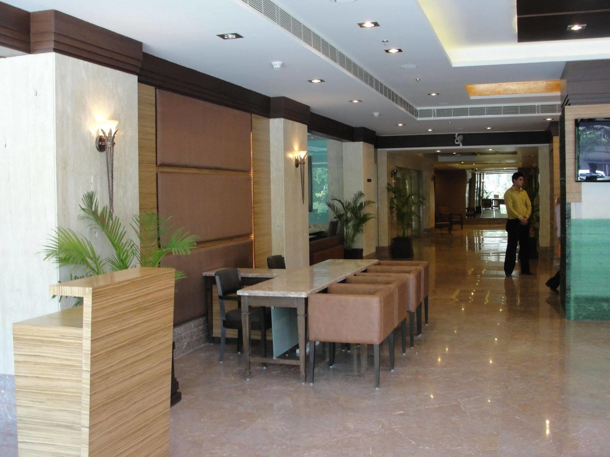The Cambay Grand Ξενοδοχείο Αχμπανταμπάντ Εξωτερικό φωτογραφία